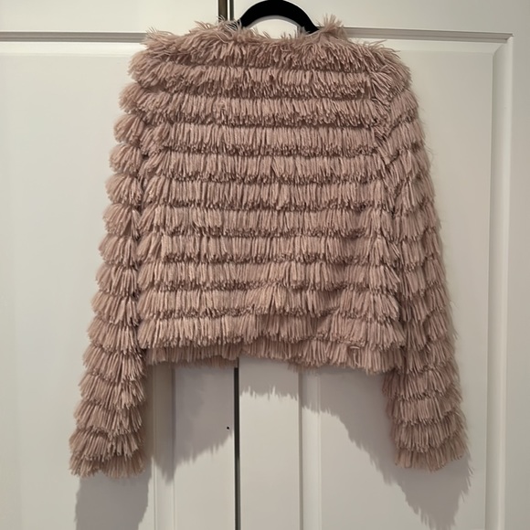 Fantastic Fawn faux fur jacket in blush pink - Picture 3 of 3